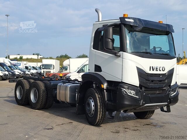 Τρίπλευρο ανατρεπόμενο φορτηγό Iveco-Magirus X-Way AD300X46Z 6x4 X-Way AD300X46Z 6x4, Retarder, Navi