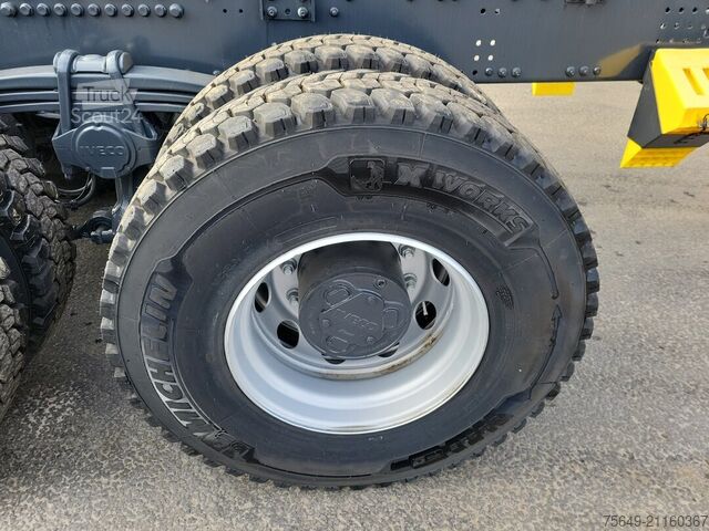 Τρίπλευρο ανατρεπόμενο φορτηγό Iveco-Magirus X-Way AD300X46Z 6x4 X-Way AD300X46Z 6x4, Retarder, Navi