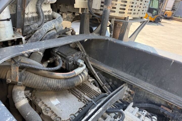 Kanca kasalı yük kamyonu (roll-off) RENAULT C520 10x4 Moser