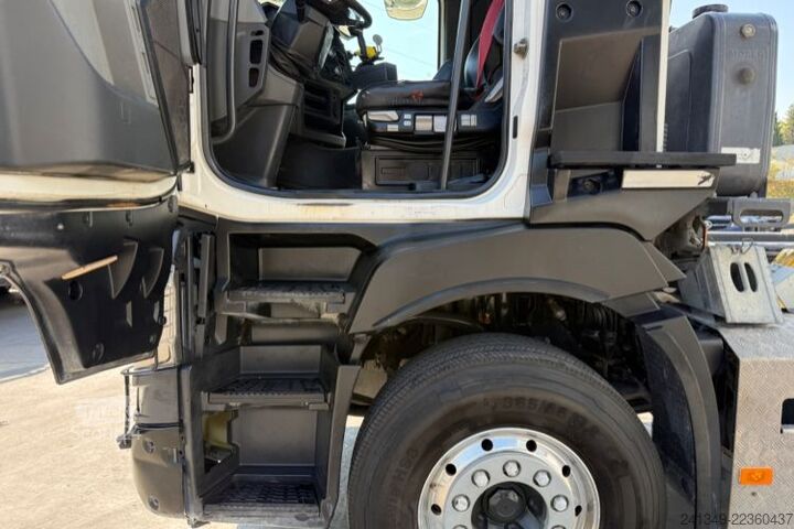 Kanca kasalı yük kamyonu (roll-off) RENAULT C520 10x4 Moser
