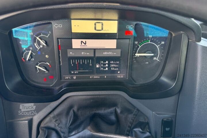 Kanca kasalı yük kamyonu (roll-off) RENAULT C520 10x4 Moser
