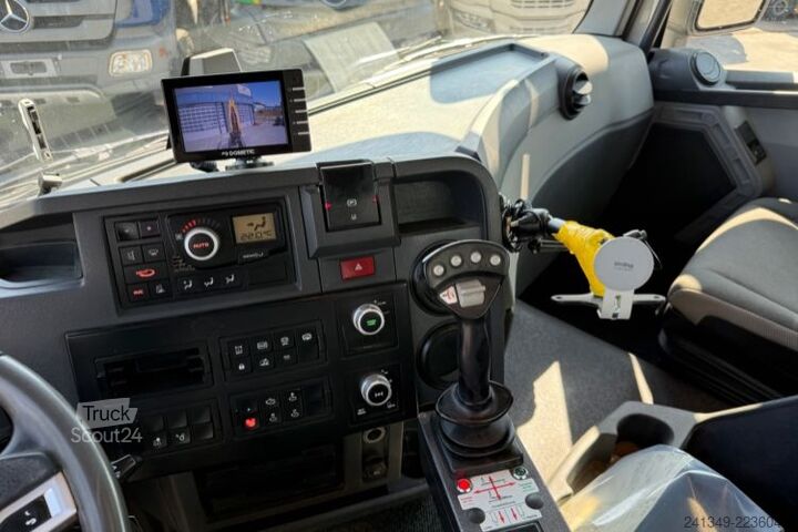 Kanca kasalı yük kamyonu (roll-off) RENAULT C520 10x4 Moser