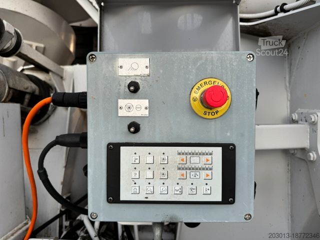 Автобетонозмішувач MERCEDES-BENZ AROCS 3243 8x4 Euro 6 Pumi Putzmeister TMM 24-3