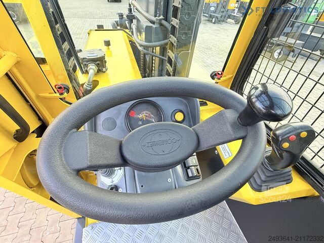 Carretilla retráctil de 4 vías Combilift C5000SR DIESEL TRIPLEX 6100 FORK POSIT