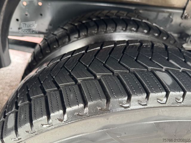 Beverage van IVECO DAILY 70 C 18 / LBW / 2xAHK / NUTZLAST 2.965 KG