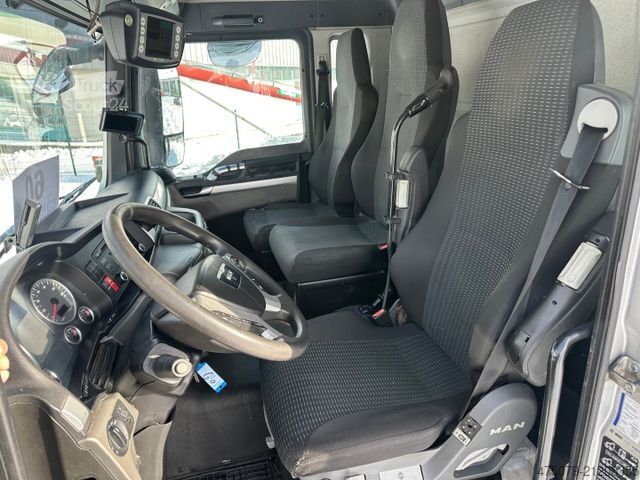 Garbage truck MAN TGS 26.320 / Haller M22 X 1 + Schüttung / Sperr