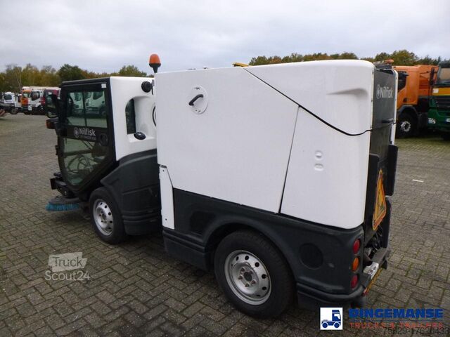 Barredora Nilfisk City Ranger CR3500 street sweeper