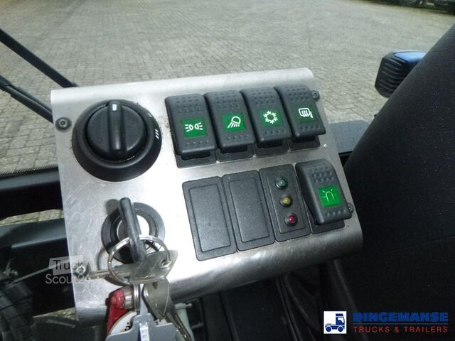 Barredora Nilfisk City Ranger CR3500 street sweeper