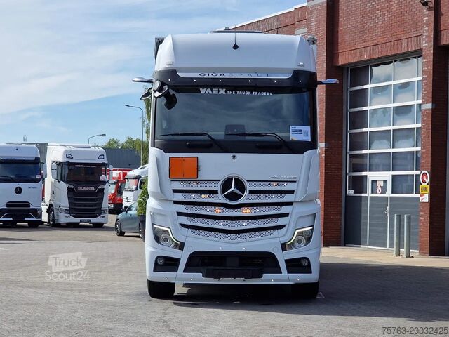 Resväska Mercedes-Benz Actros 2545 6x2*4 - Box with sidedoors - Loadli...