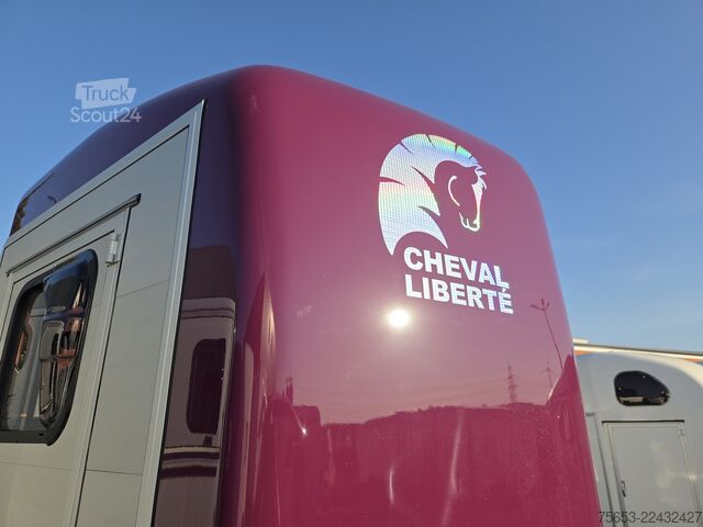 Rimorchio per trasporto cavalli Cheval Liberté Touring Country Frontexit SK berry New