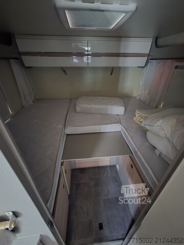 Polintegriran avtodom Ahorn 690 Plus