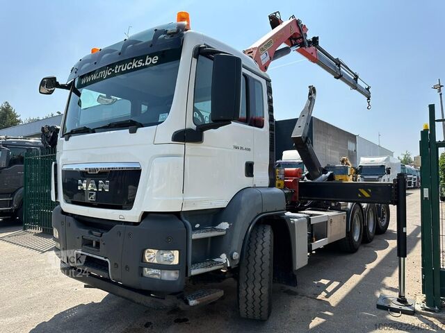 Containertransport (haakarmsysteem) MAN TGS 35.400 8x4 TRIDEM HOOKLIFT T22 + CRANE PALF...