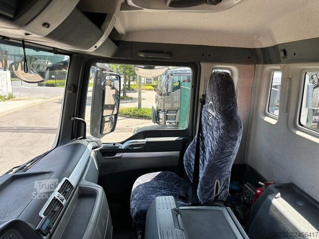 Containertransport (haakarmsysteem) MAN TGS 35.400 8x4 TRIDEM HOOKLIFT T22 + CRANE PALF...