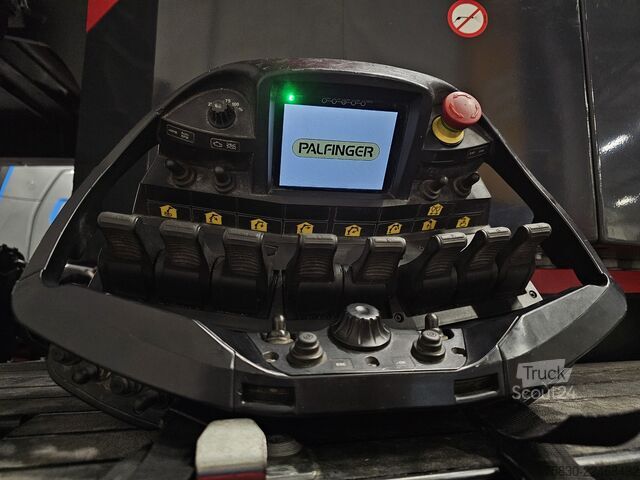Vrachtwagen met kraan Palfinger CRAWLER PCC .002 -  tm / WINCH / WORKBASKET