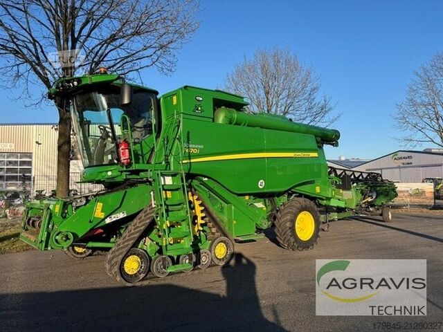 Combine harvester John Deere T 670