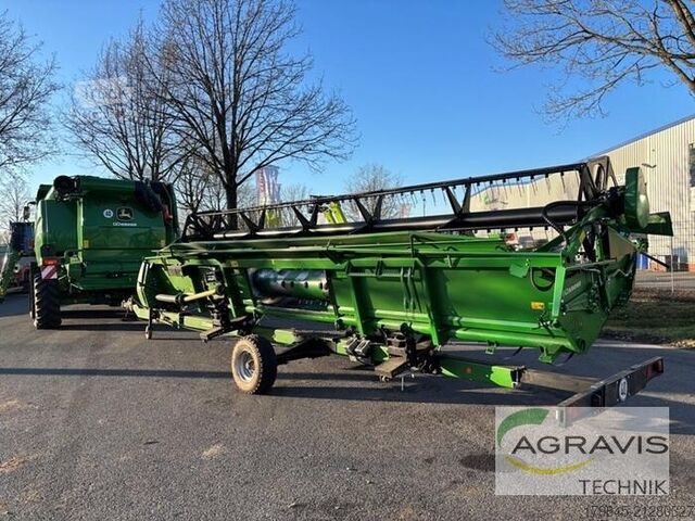Combine harvester John Deere T 670