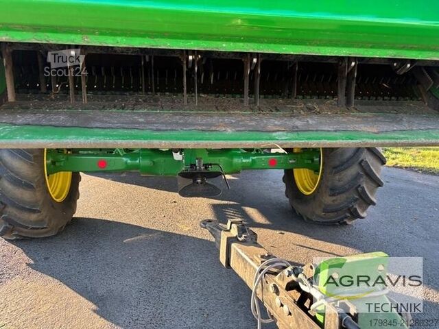 Combine harvester John Deere T 670