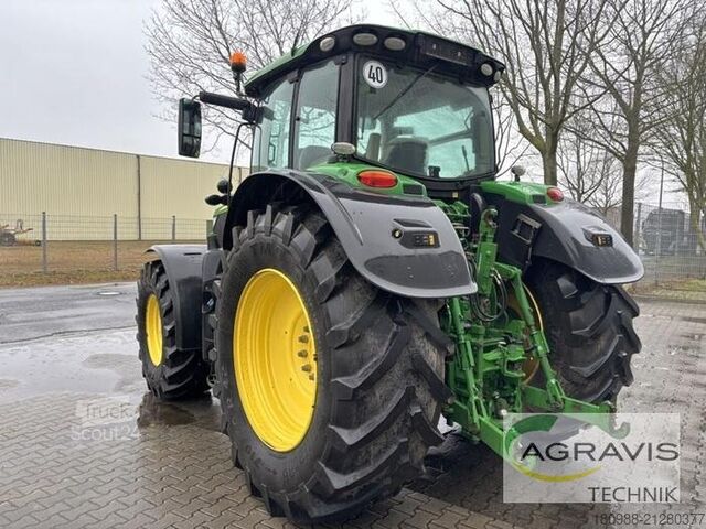 Traktor John Deere 6215 R