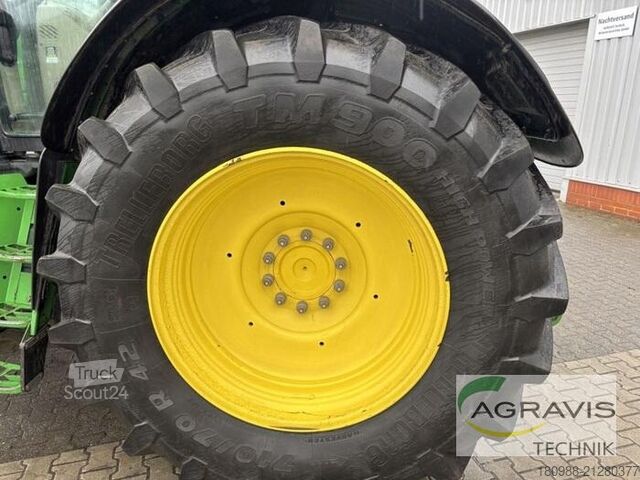 Traktor John Deere 6215 R