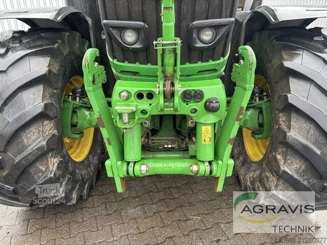 Traktor John Deere 6215 R