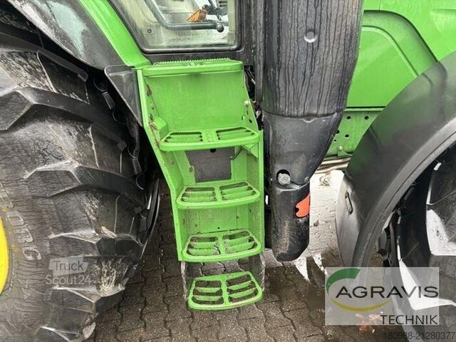 Traktor John Deere 6215 R