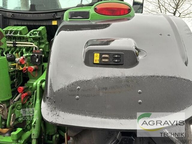 Traktor John Deere 6215 R