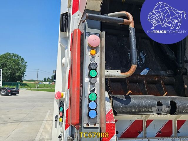 Vozilo za prikupljanje otpada Scania P 320