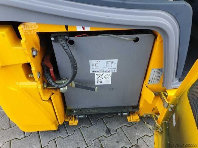 Viličar Jungheinrich EFG 215 / Triplex: 4.25m! / SS / nur 2.184h!