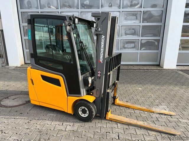 Viličar Jungheinrich EFG 215 / Triplex: 4.25m! / SS / 4.029h