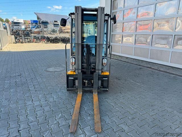 Viličar Jungheinrich EFG 215 / Triplex: 4.25m! / SS / nur 2.865h!