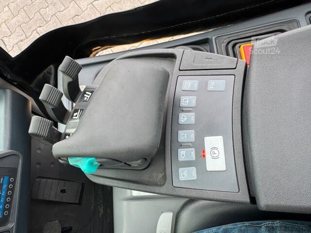 Viličar Jungheinrich EFG 215 / Triplex: 4.25m! / SS / nur 3.298h!