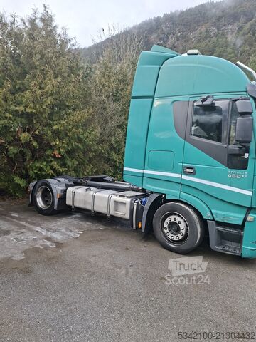 Standart çekici ünitesi Iveco Stralis 400
