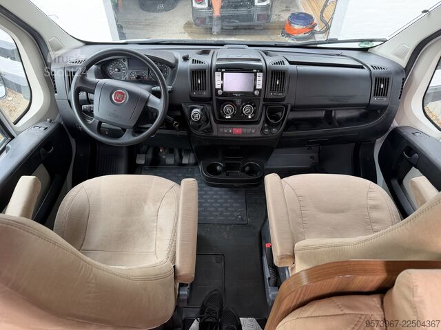 Alkovhusbil FIAT Carado a461