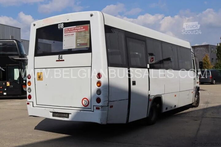 Minibus Mercedes VARIO
