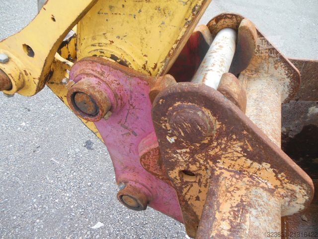 Escavatore gommato NEW HOLLAND WE 150