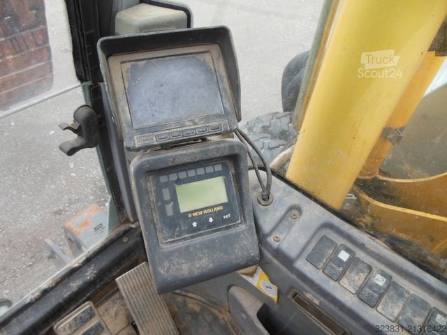 Escavatore gommato NEW HOLLAND WE 150