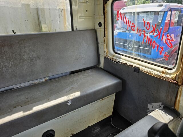 Ciężarówka z płaską platformą MAN VW-MAN 8.150 FAE G90 4x4 Doppelkabine