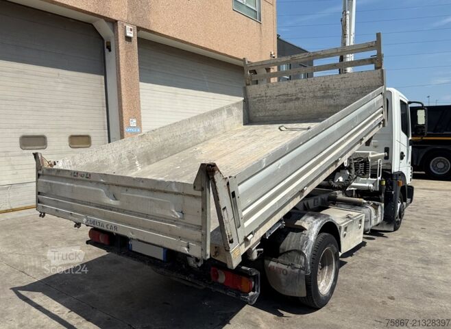 Camion benne Nissan ATLEON 35.15