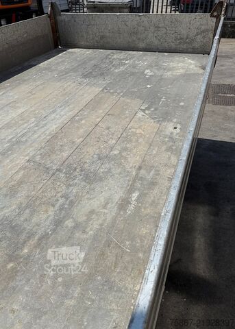 Camion benne Nissan ATLEON 35.15