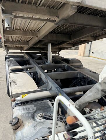 Camion benne Nissan ATLEON 35.15