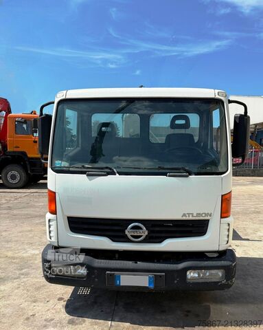 Camion benne Nissan ATLEON 35.15