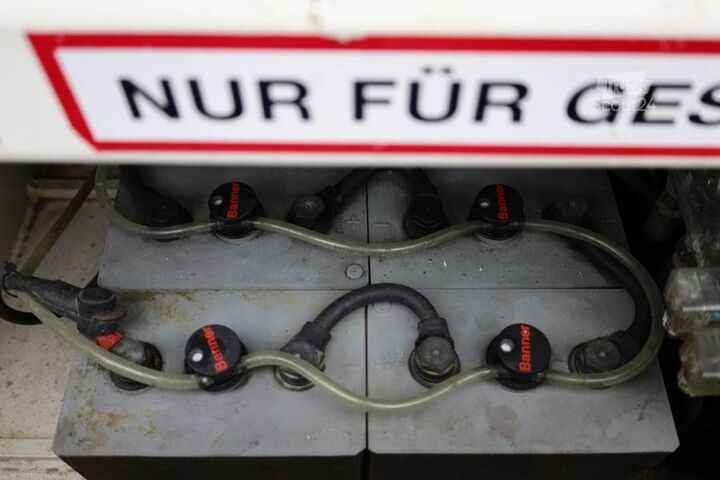 Scissor lift Holland Lift Ecostar HL-9710 Electric, 12m Working Height, 325k