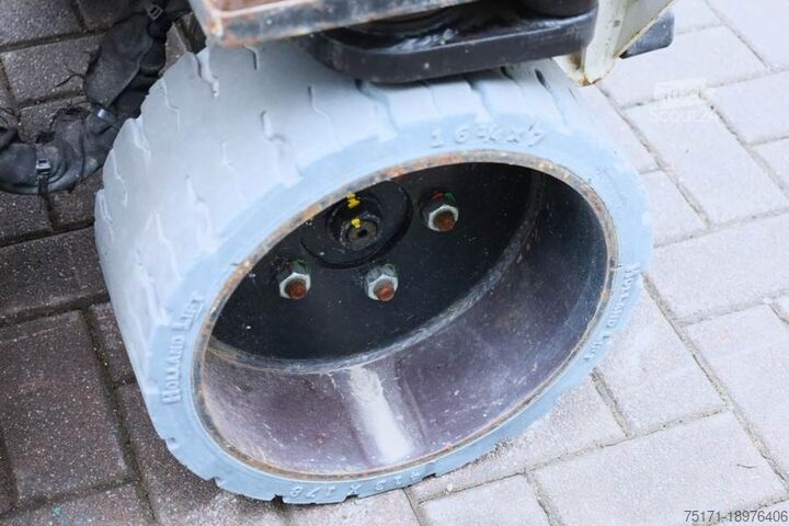 Scissor lift Holland Lift Ecostar HL-9710 Electric, 12m Working Height, 325k