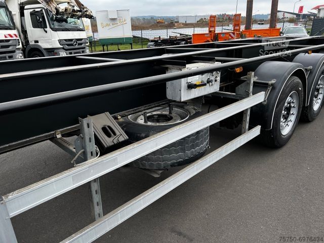 Semirimorchio  H&W 3- Achs Auflieger für Presscontainer