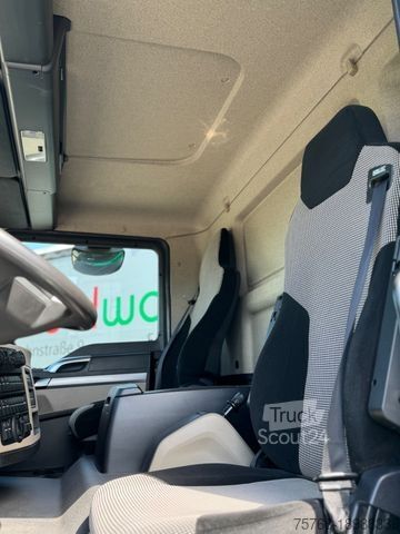 Autocarro per bevande MAN TGM 26.320 L / LBW / 2xAHK / LENKACHSE / 18 PAL