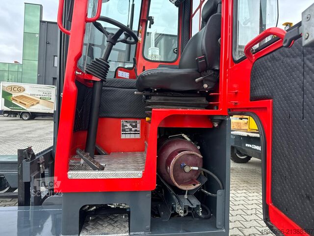 Carrello elevatore a 4 vie Combilift C4500 / LPG / 4500 kg/ Triplex 9300 mm