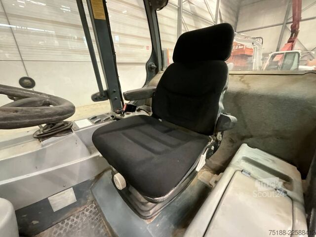 Chargeuse Kramer 750