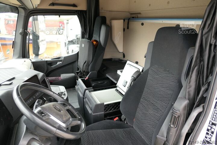 Lastbil med flak MERCEDES-BENZ 2651 L Arocs HAD 6x6,HMF 3220,Funk,AHK,Container
