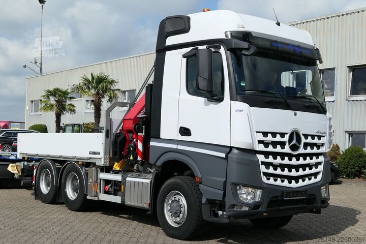 Speciallastbil MERCEDES-BENZ 2651 L Arocs HAD 6x6,HMF 3220,Funk,AHK,Container