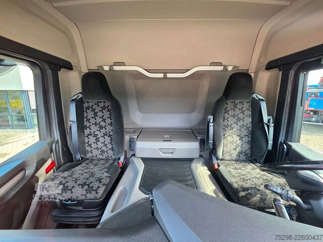 شاحنة مشروبات SCANIA P360B6x2*4LB | 6D | Lenkachse | Platform
